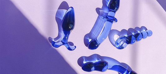 ¿Son seguros los juguetes de vidrio? La verdad sexy detrás de los dildos de cristal